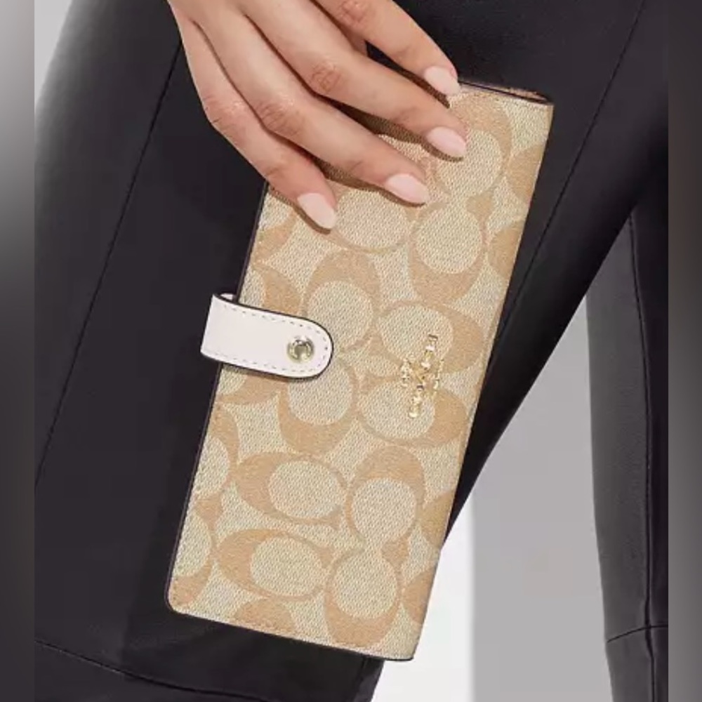 Coach Wallet - Picture 3 of 3